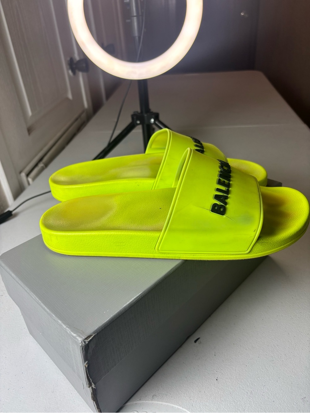 Damage Sz 11 Balenciaga Pool Slides 'Fluo Yellow' Men - Picture 4 of 10